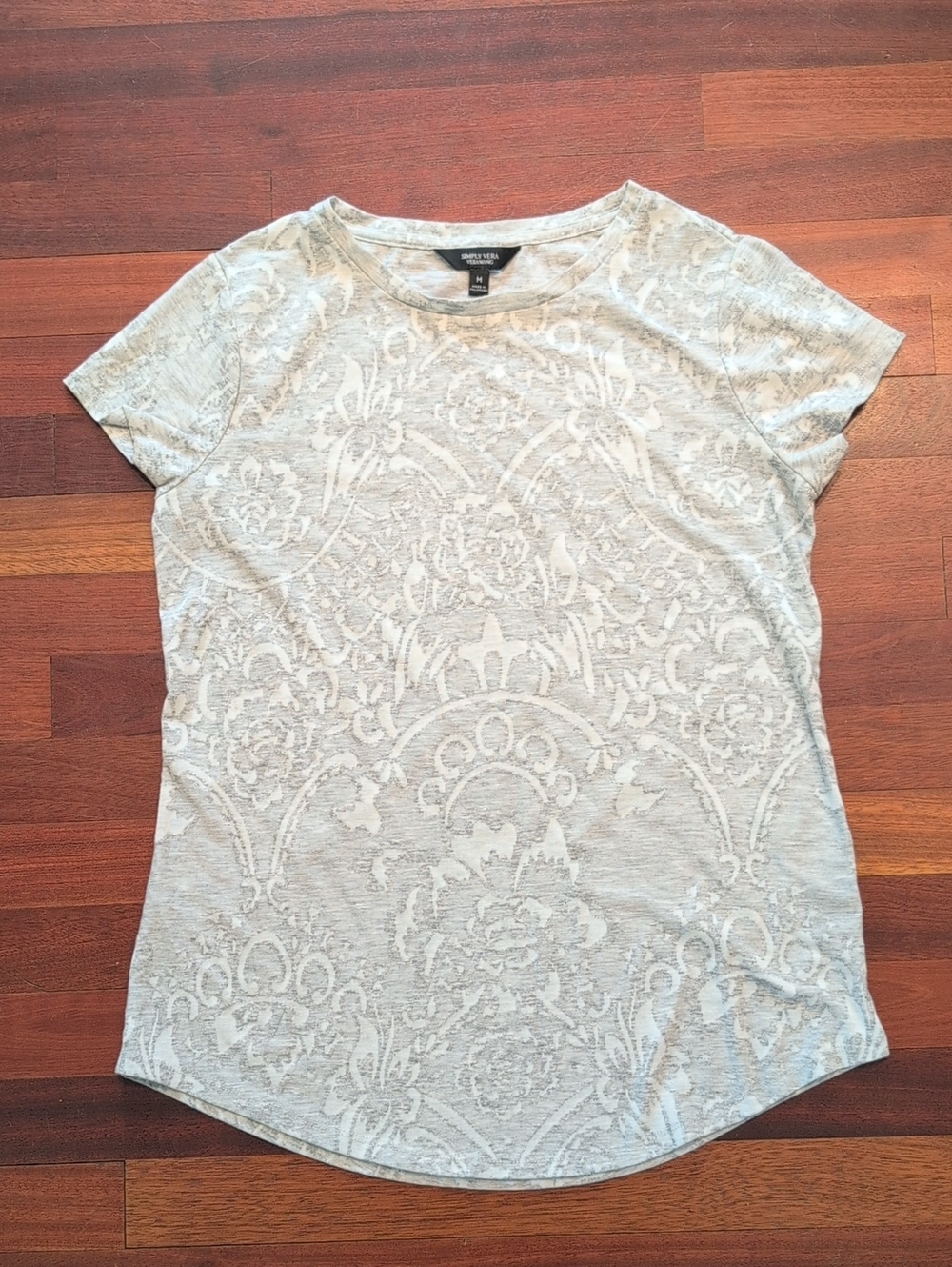 Simply Vera Vera Wang Light Gray Floral Rose Jacquard Short Sleeve Tee
